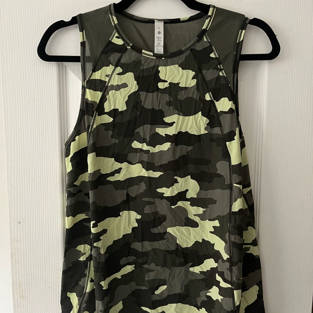 Lululemon Camo athletic top with mesh